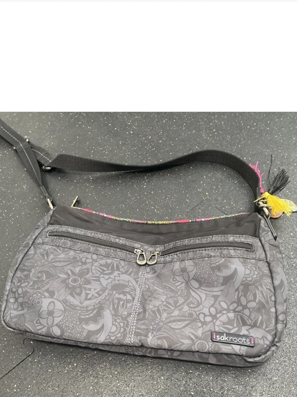 Sakroots New Adventure Hobo bag floral print and an adjustable strap, Cross Body